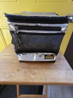 California Innovations Insulated Soft-Sided Cooler Bag Shoulder Strap GOOD COND.
